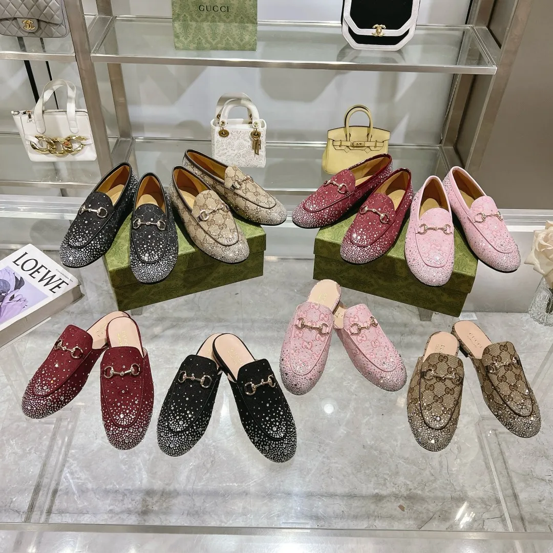 👟👟Ex-factory price 500👟👟 Women's Shoes Women's Clothing Genuine Leather Sole +50 Burgundy G Diamond (35-41) (41/42 Customized) As an outstanding representative of Gucci's design heritage, the Jordaan series of loafers with horsebit buckles vividly highlight the classic elegance. Crafted from the brand's signature monogram canvas, this shoe is timeless. Made from soft material and with a refined, smooth silhouette, these shoes are a perfect expression of everyday elegance. Gucci Angora Red GG Canvas Women Light Gold Tone Hardware Horsebit Faceted Crystal Detail Leather Sole Flat